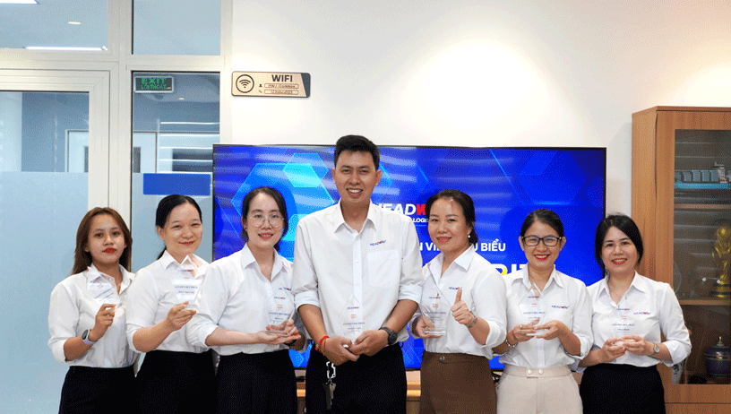 Headway JSC Trao Giải Nhân Viên Tiêu Biểu “Golden Bee Prize” Trong Nửa Đầu Năm 2024