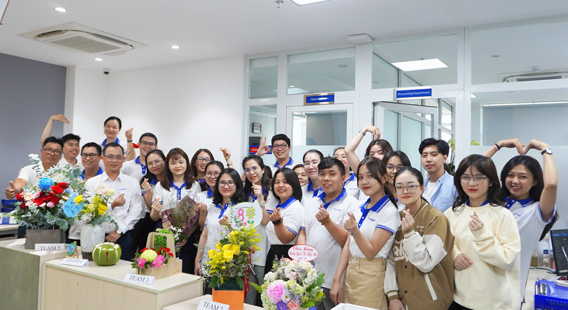 Headway JSC Tổ Chức Cuộc Thi “Phái Mạnh Cắm Hoa” Nhân Ngày Quốc Tế Phụ Nữ 8/3